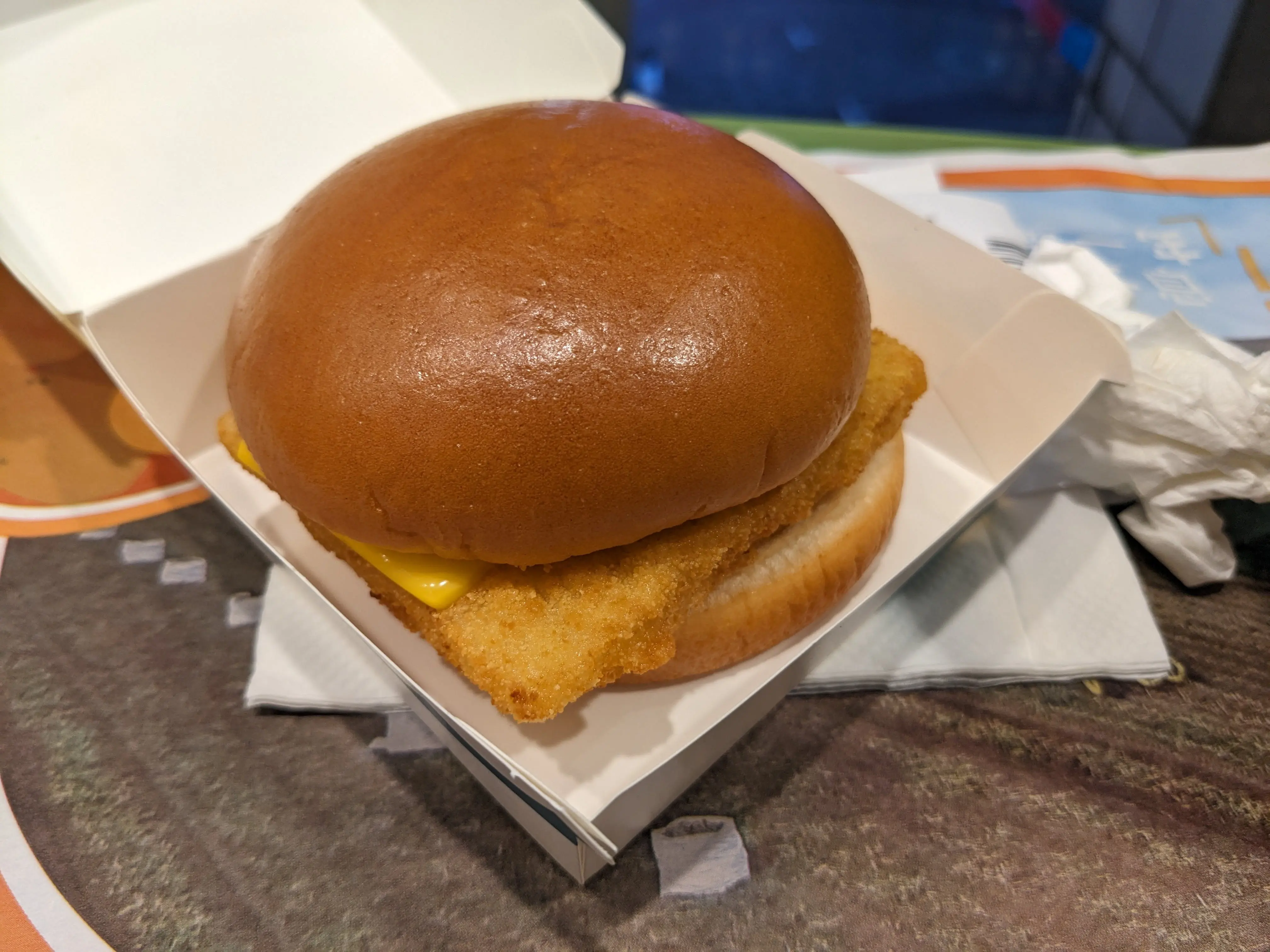 下班了,该拿麦门的优惠券犒劳自己了(